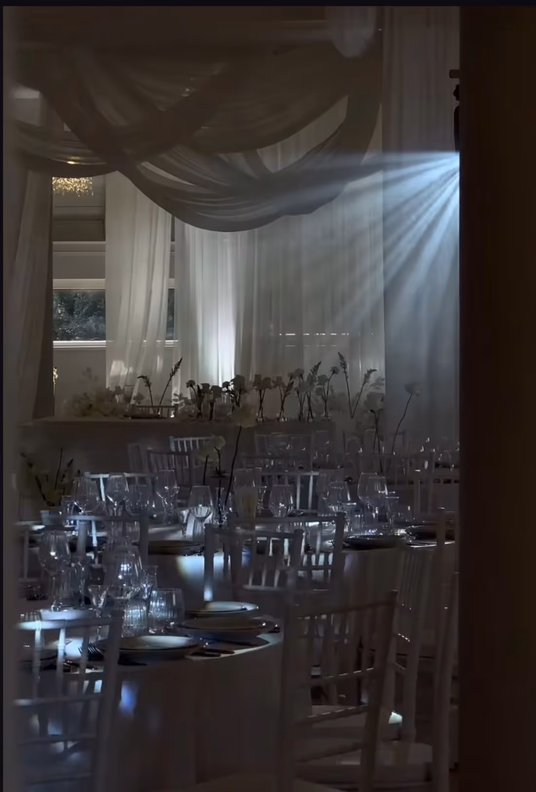 Банкетна зала Vivant Hall, сервірування столів